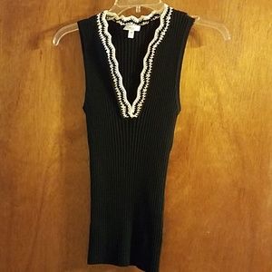 Cach'e  sleeveless black with white